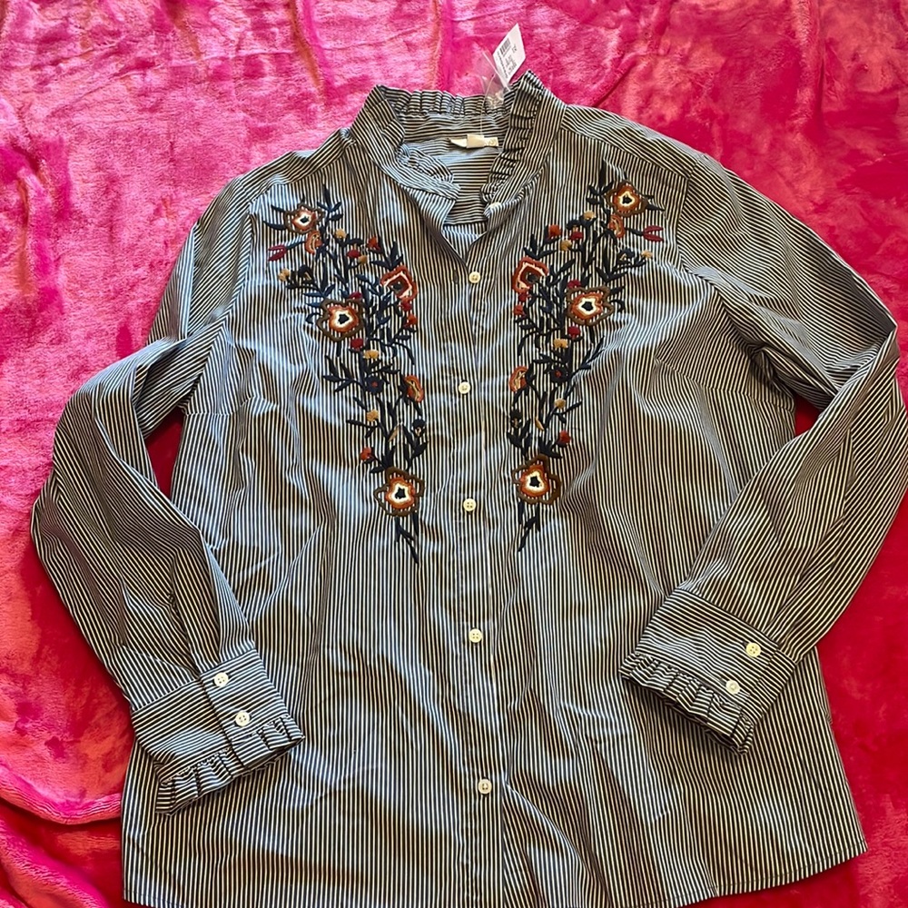 Dressbarn button up shirt